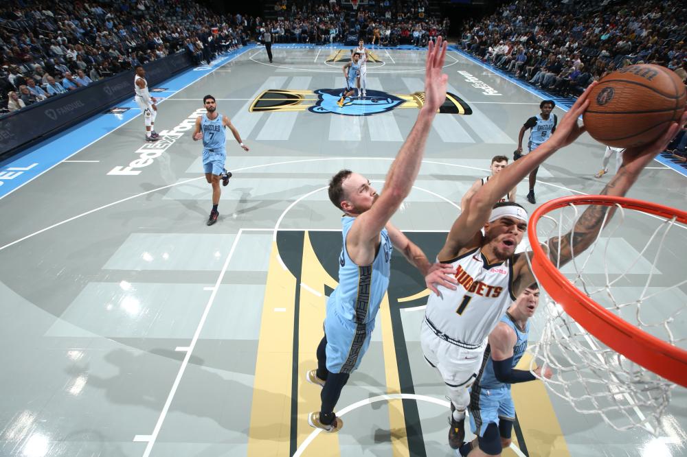 根据意大利 根据意大利