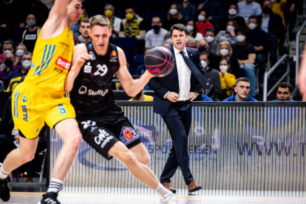 更需要有力 更需要有力