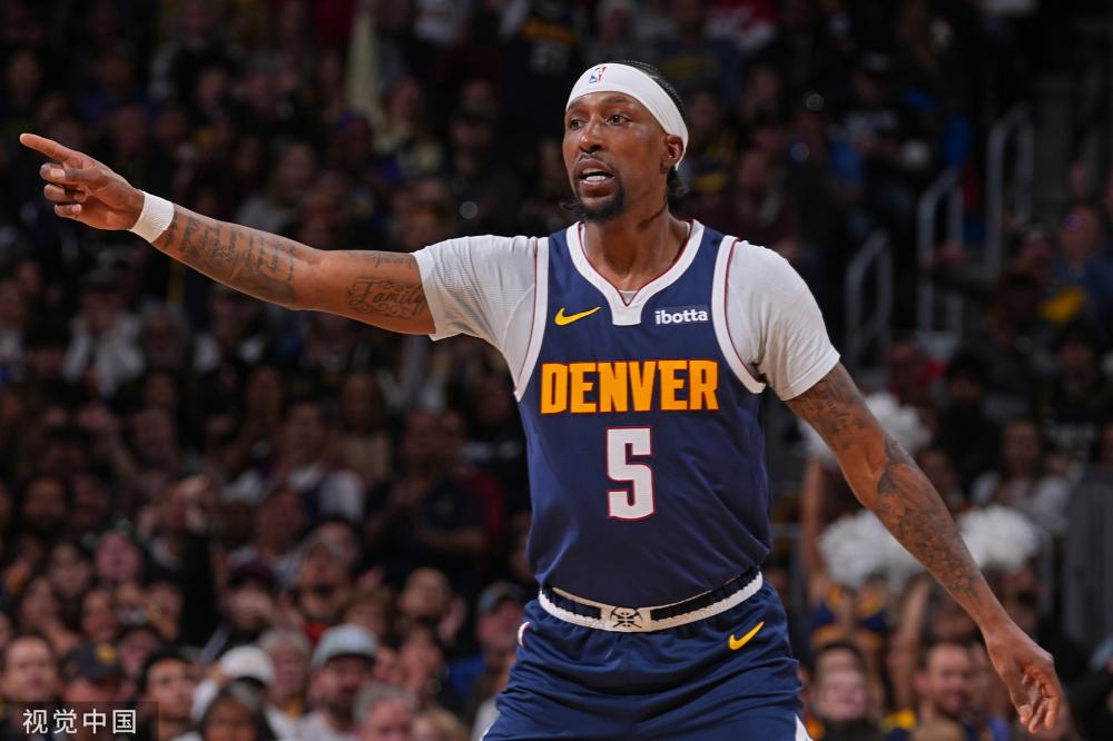 们期待着新 们期待着新